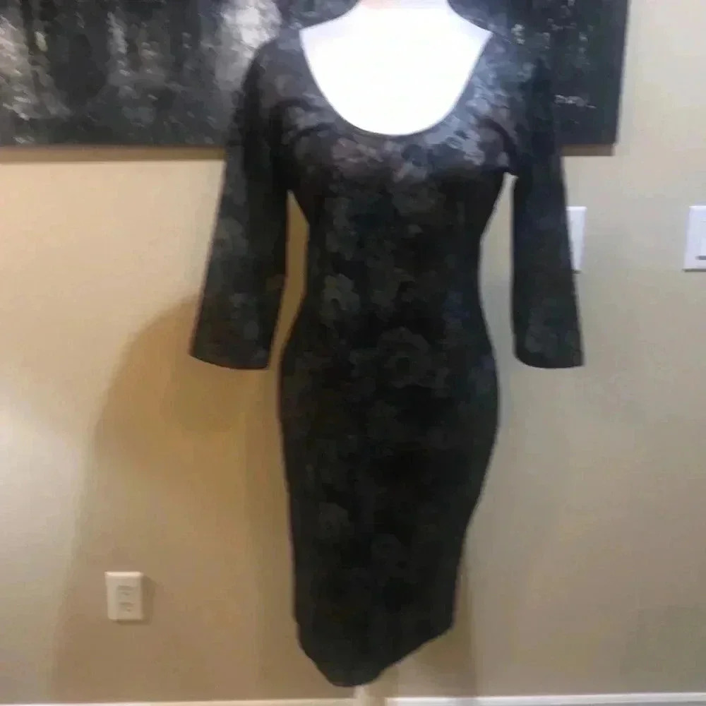 LOB Floral Bodycon Midi Dress with 3/4 Sleeves Round Neckline Front/Back -Size 3